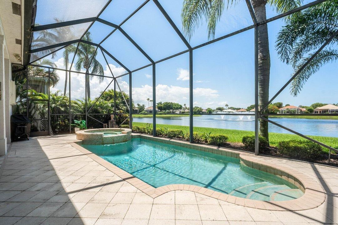 Spectacular Poolside Water View