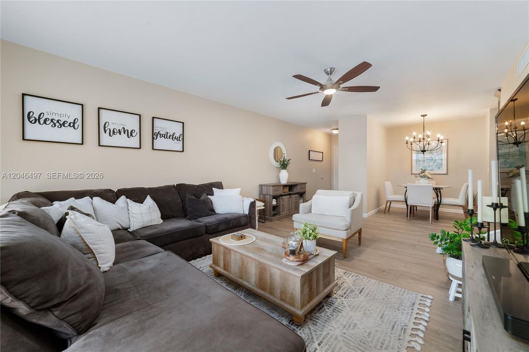 For Sale: $230,000 (2 beds, 2 baths, 1008 Square Feet)