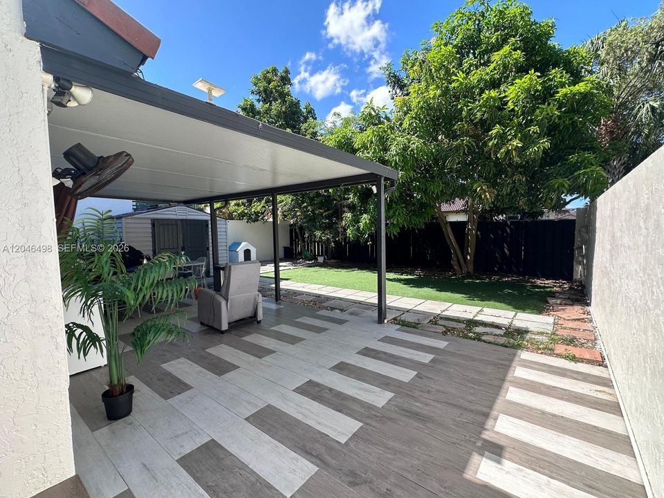 En Venta: $589,900 (3 camas, 2 baños, 1219 Pies cuadrados)