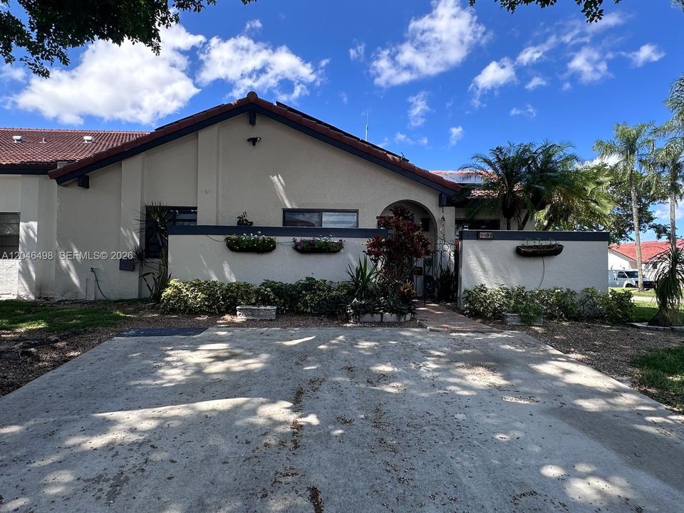 En Venta: $589,900 (3 camas, 2 baños, 1219 Pies cuadrados)