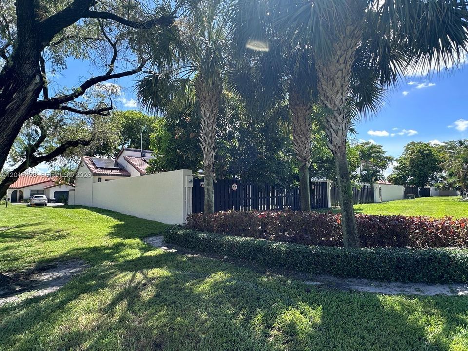 En Venta: $589,900 (3 camas, 2 baños, 1219 Pies cuadrados)