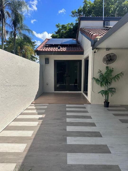 En Venta: $589,900 (3 camas, 2 baños, 1219 Pies cuadrados)