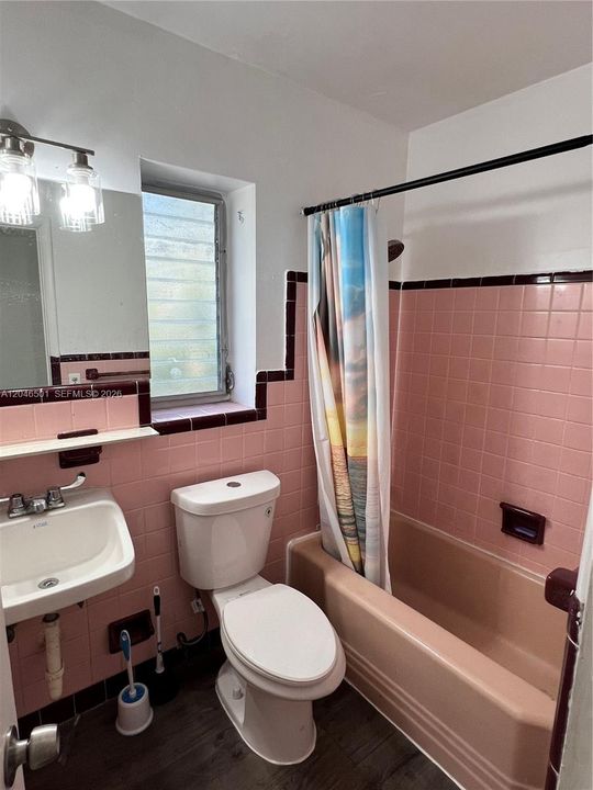 В аренду: $1,600 (1 спален, 1 ванн, 4788 Квадратных фут)