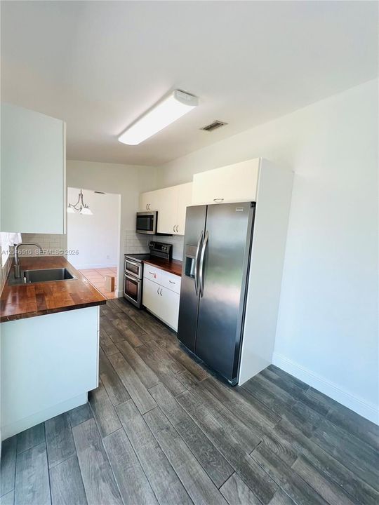 В аренду: $3,000 (3 спален, 2 ванн, 1334 Квадратных фут)