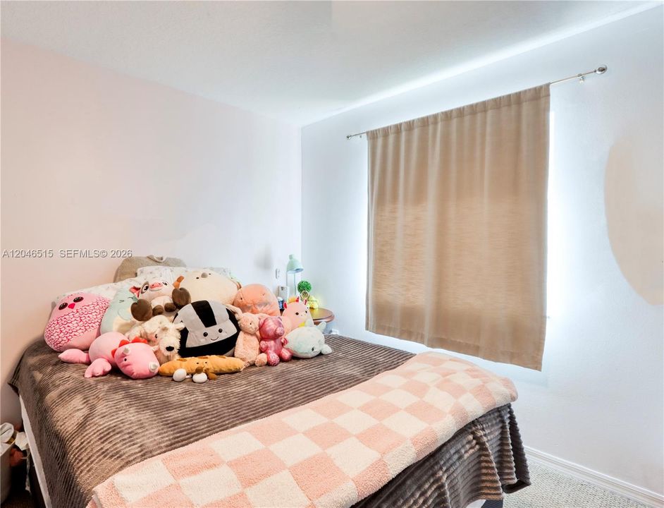 На продажу: $595,000 (4 спален, 2 ванн, 1742 Квадратных фут)