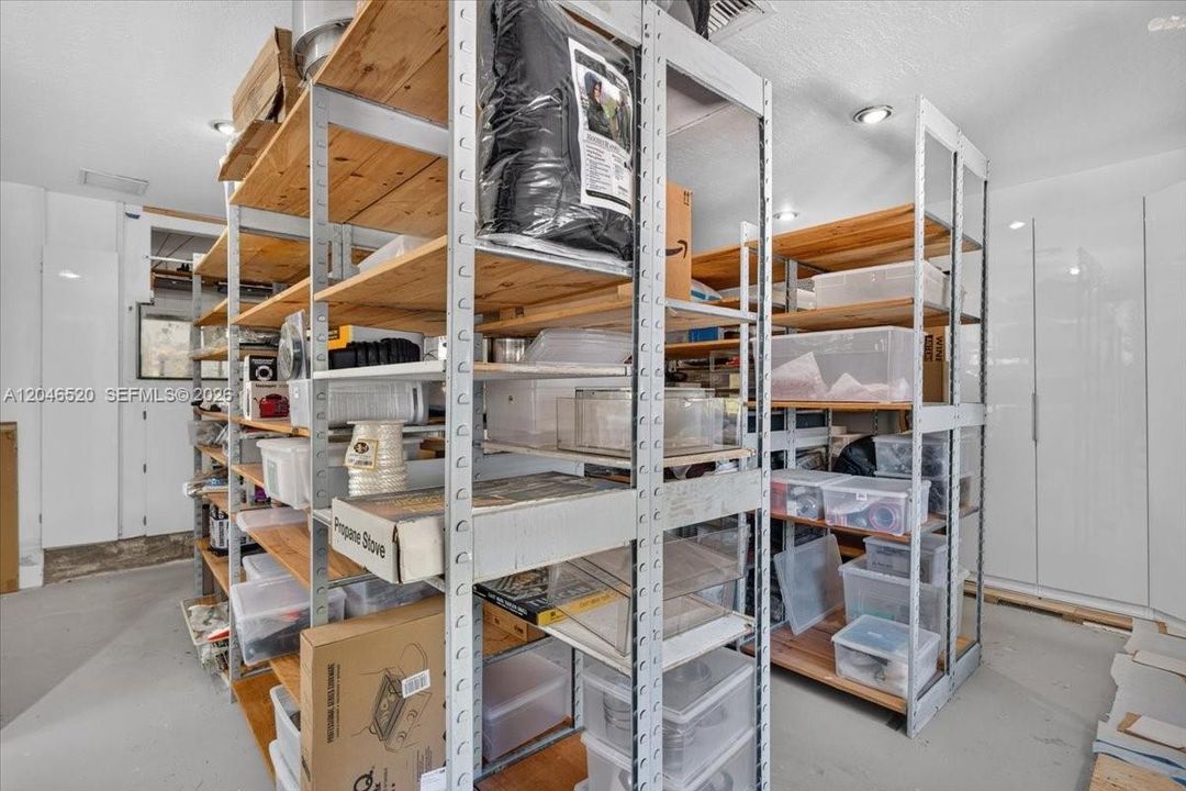 На продажу: $998,000 (4 спален, 2 ванн, 3067 Квадратных фут)