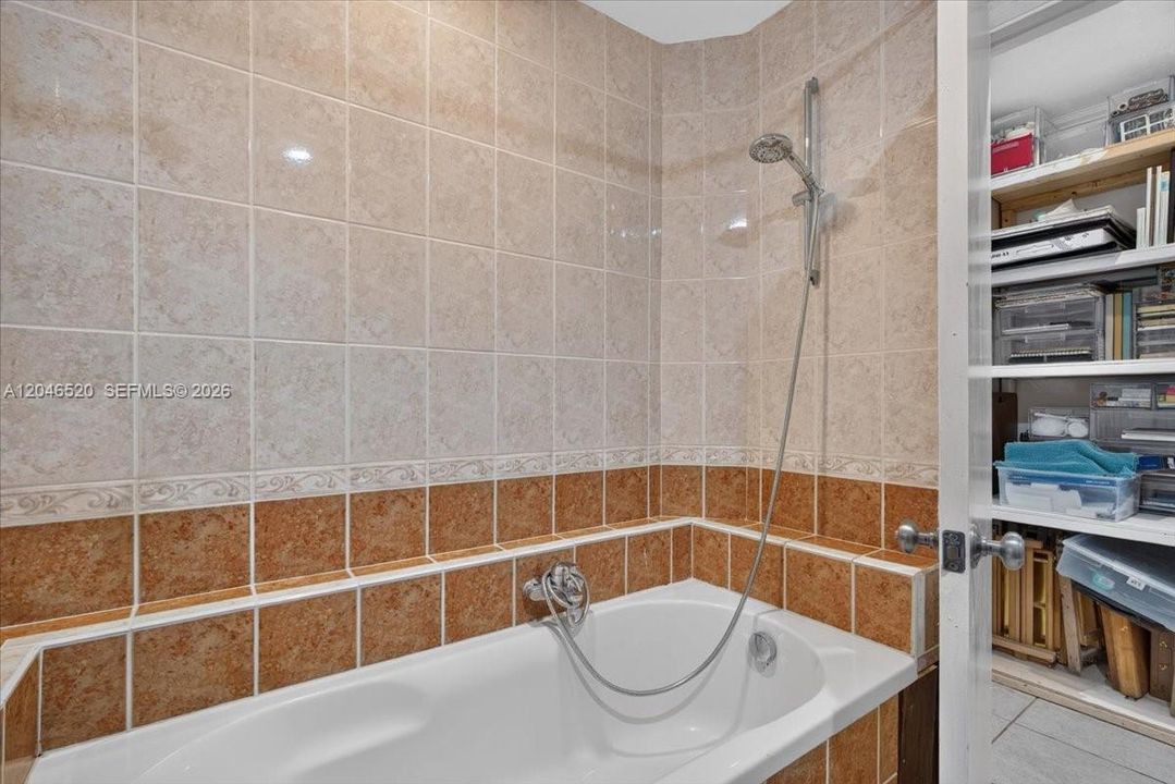 На продажу: $998,000 (4 спален, 2 ванн, 3067 Квадратных фут)