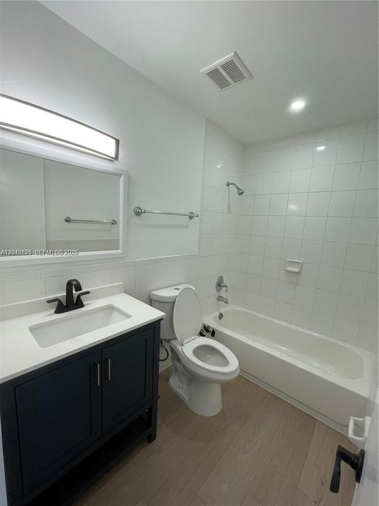 For Rent: $3,700 (3 beds, 2 baths, 1096 Square Feet)