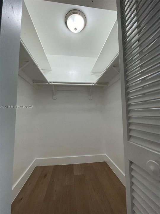 For Rent: $3,700 (3 beds, 2 baths, 1096 Square Feet)