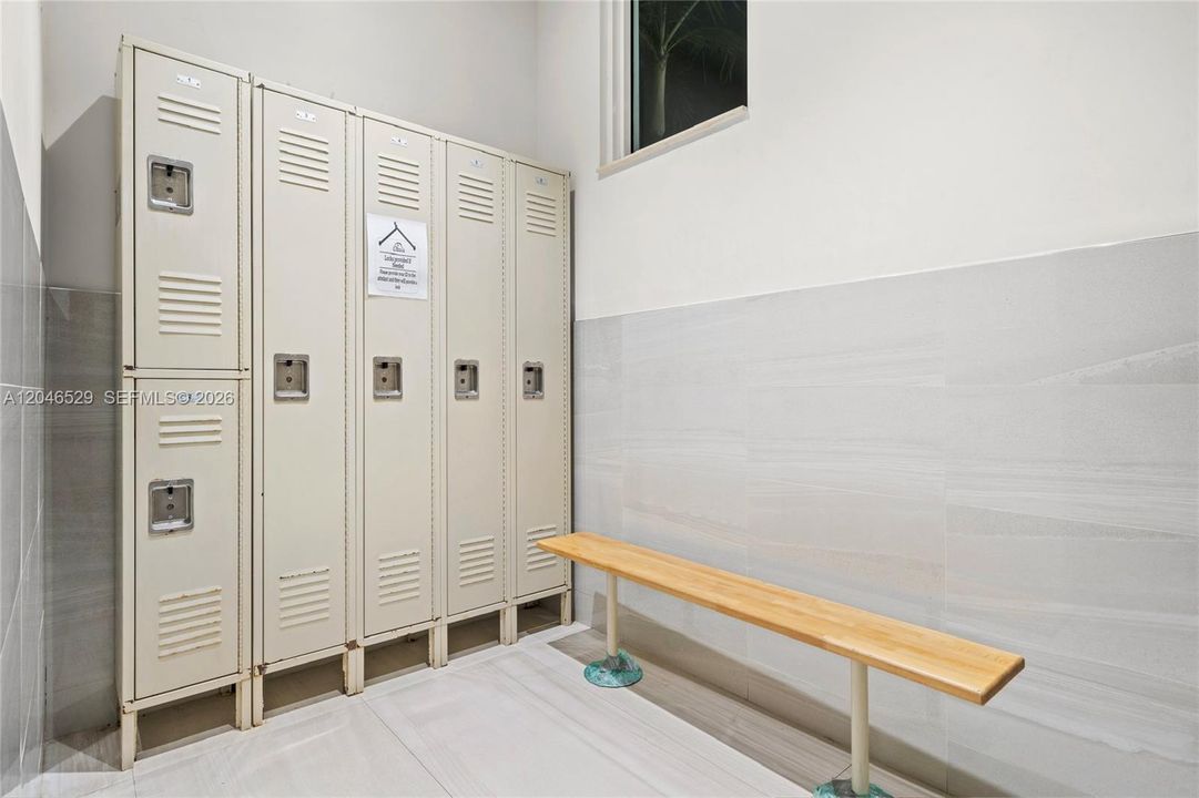 В аренду: $3,100 (3 спален, 2 ванн, 1621 Квадратных фут)