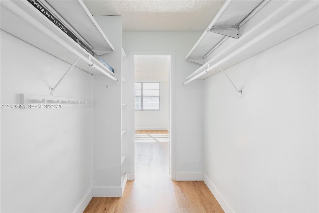 For Sale: $265,000 (2 beds, 2 baths, 1092 Square Feet)