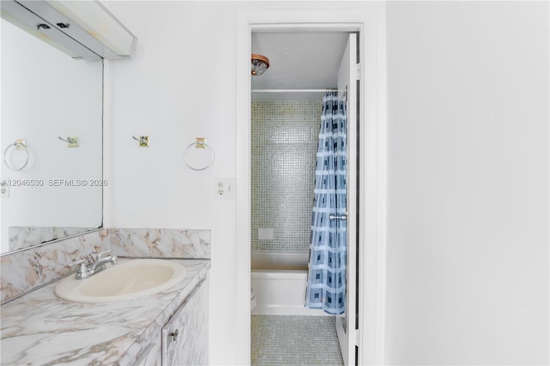 For Sale: $265,000 (2 beds, 2 baths, 1092 Square Feet)