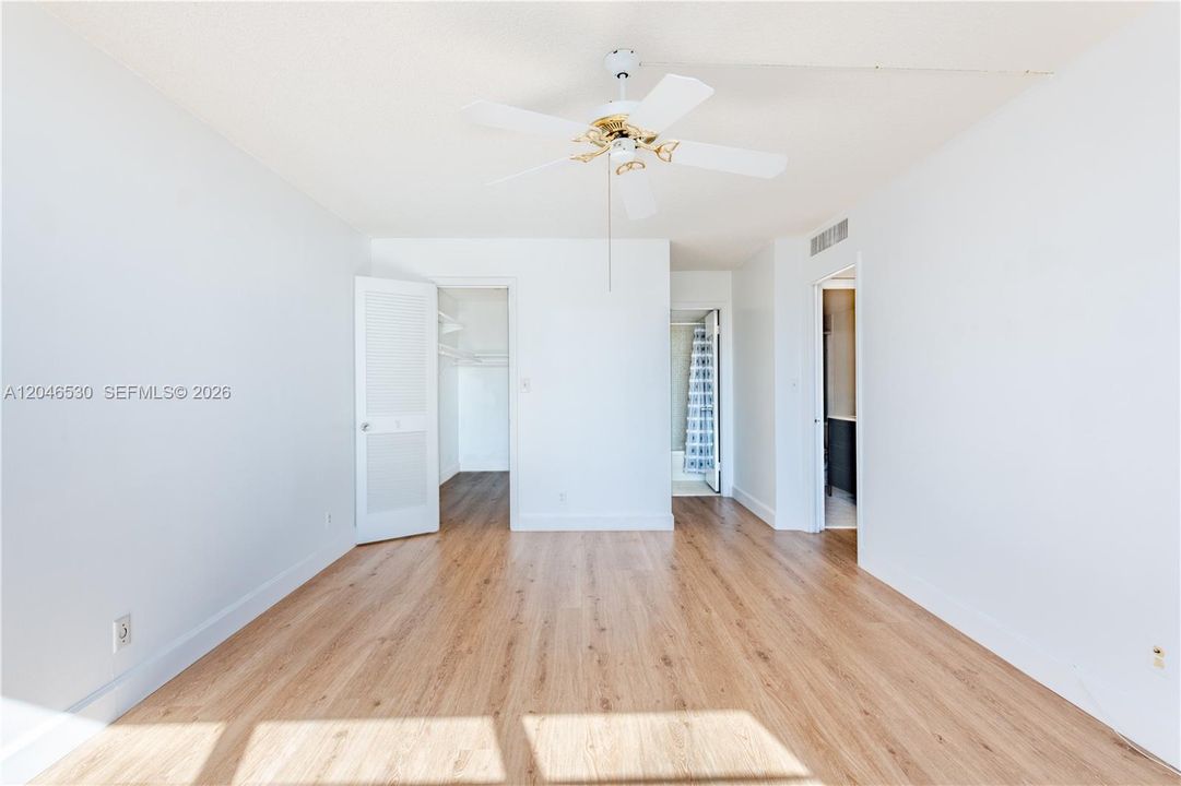 For Sale: $265,000 (2 beds, 2 baths, 1092 Square Feet)