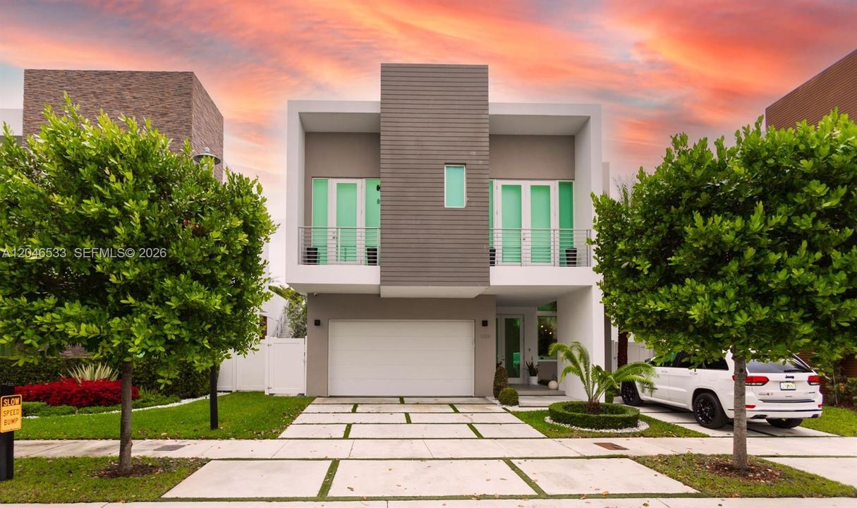 En Renta: $15,000 (5 camas, 5 baños, 4005 Pies cuadrados)