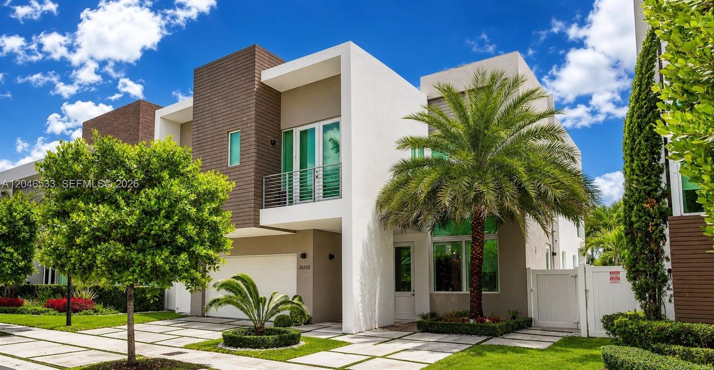 En Renta: $15,000 (5 camas, 5 baños, 4005 Pies cuadrados)