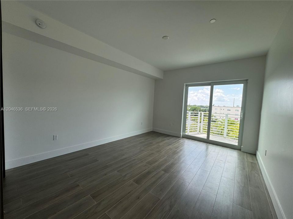 В аренду: $2,200 (1 спален, 1 ванн, 677 Квадратных фут)