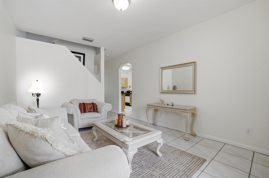 Livingroom-B (1)