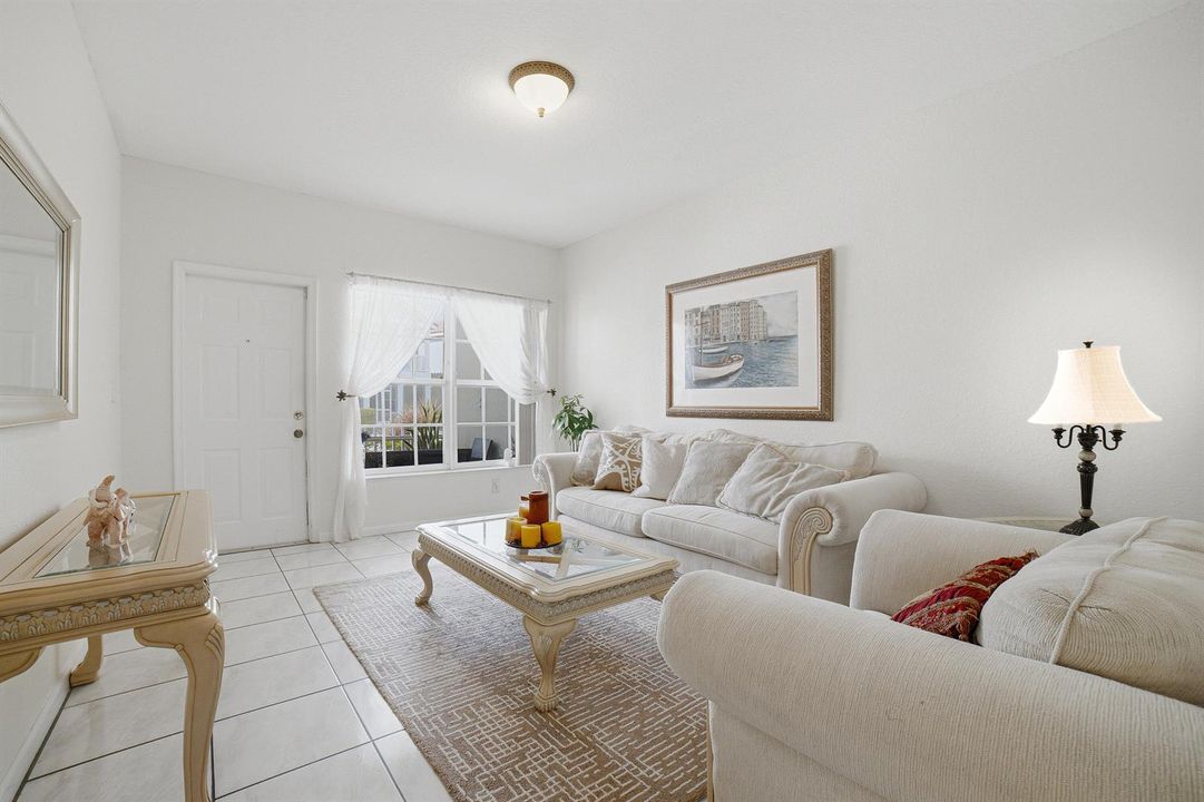 Livingroom-C (1)