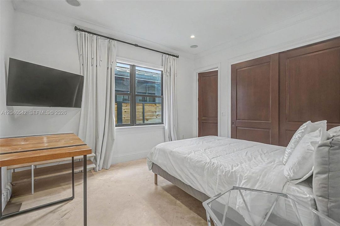 For Rent: $25,000 (4 beds, 4 baths, 3970 Square Feet)
