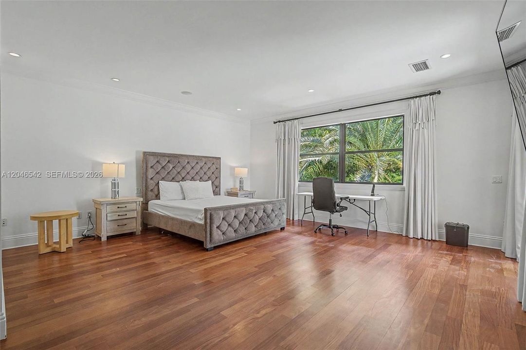 For Rent: $25,000 (4 beds, 4 baths, 3970 Square Feet)