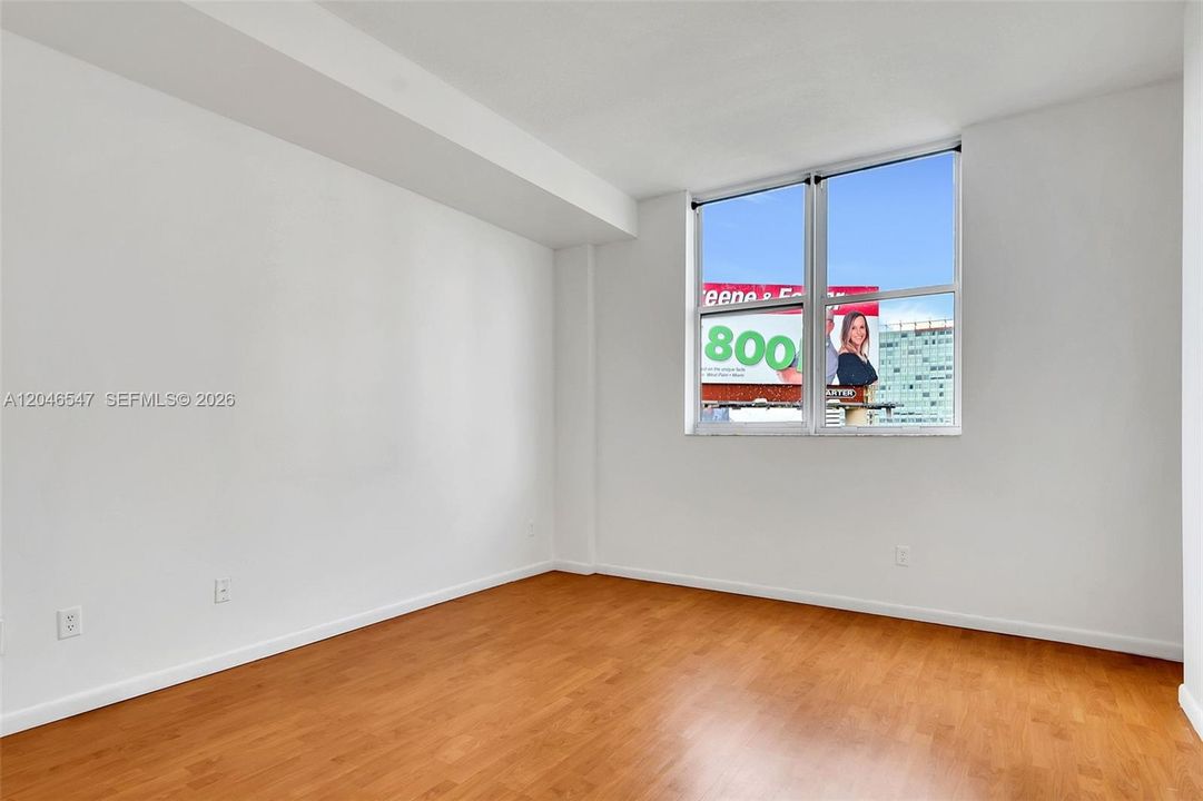 For Rent: $1,950 (1 beds, 1 baths, 754 Square Feet)