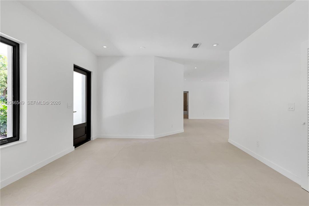В аренду: $13,700 (5 спален, 4 ванн, 3255 Квадратных фут)