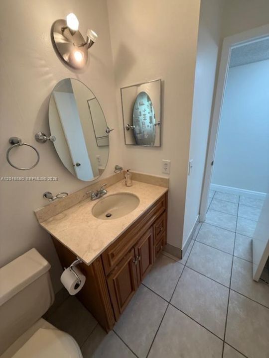hall bath with tub