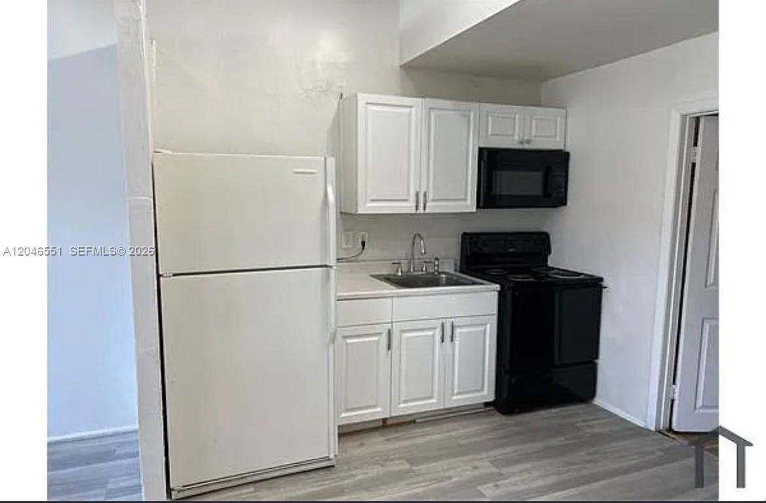 For Rent: $1,700 (2 beds, 1 baths, 2887 Square Feet)