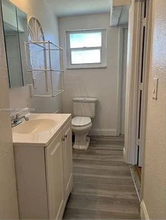 For Rent: $1,700 (2 beds, 1 baths, 2887 Square Feet)