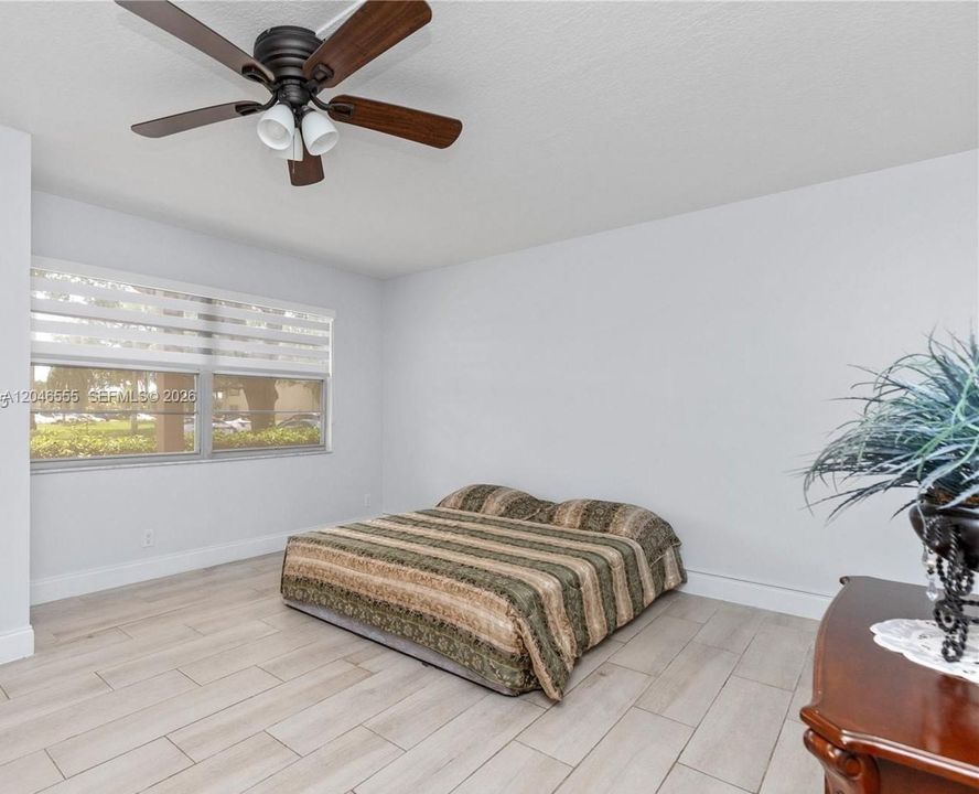 For Rent: $1,925 (1 beds, 1 baths, 1045 Square Feet)