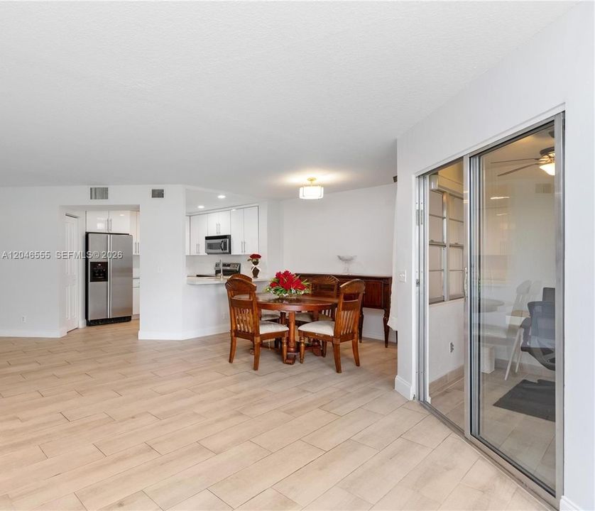 For Rent: $1,925 (1 beds, 1 baths, 1045 Square Feet)