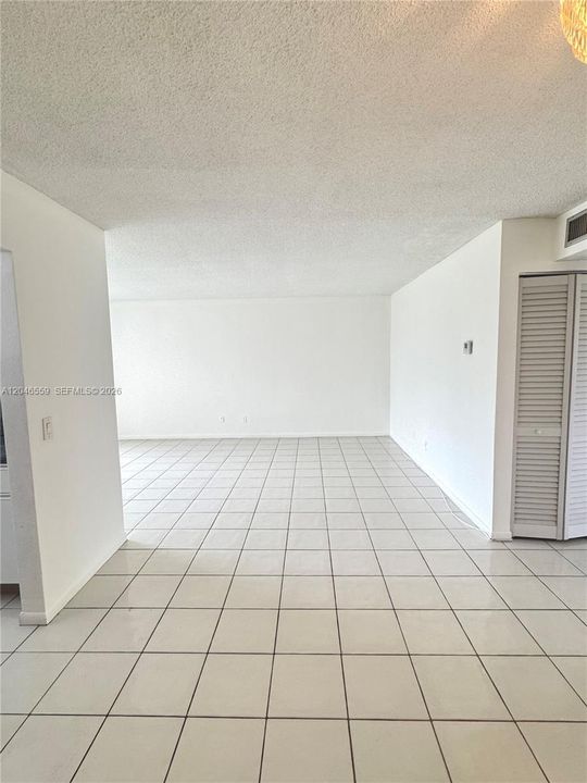 В аренду: $1,900 (2 спален, 2 ванн, 856 Квадратных фут)