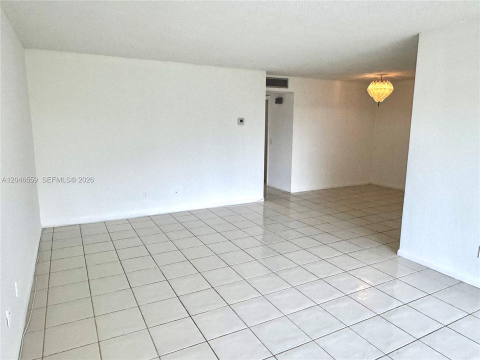В аренду: $1,900 (2 спален, 2 ванн, 856 Квадратных фут)