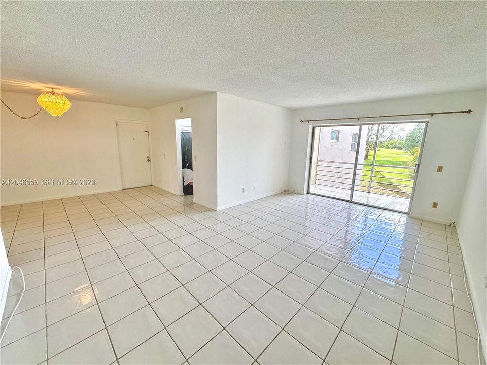 В аренду: $1,900 (2 спален, 2 ванн, 856 Квадратных фут)