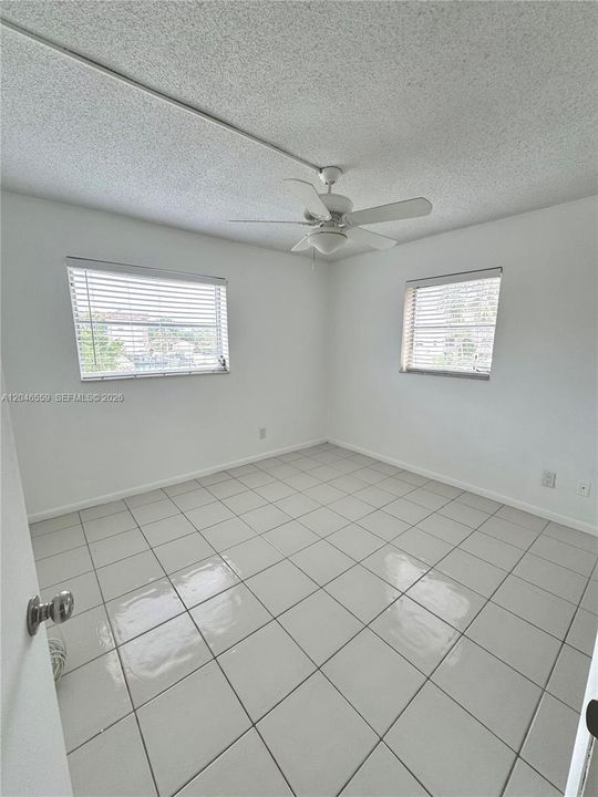 В аренду: $1,900 (2 спален, 2 ванн, 856 Квадратных фут)