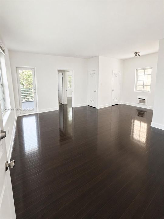 В аренду: $2,200 (1 спален, 1 ванн, 0 Квадратных фут)