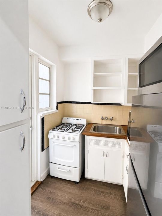 В аренду: $2,200 (1 спален, 1 ванн, 0 Квадратных фут)