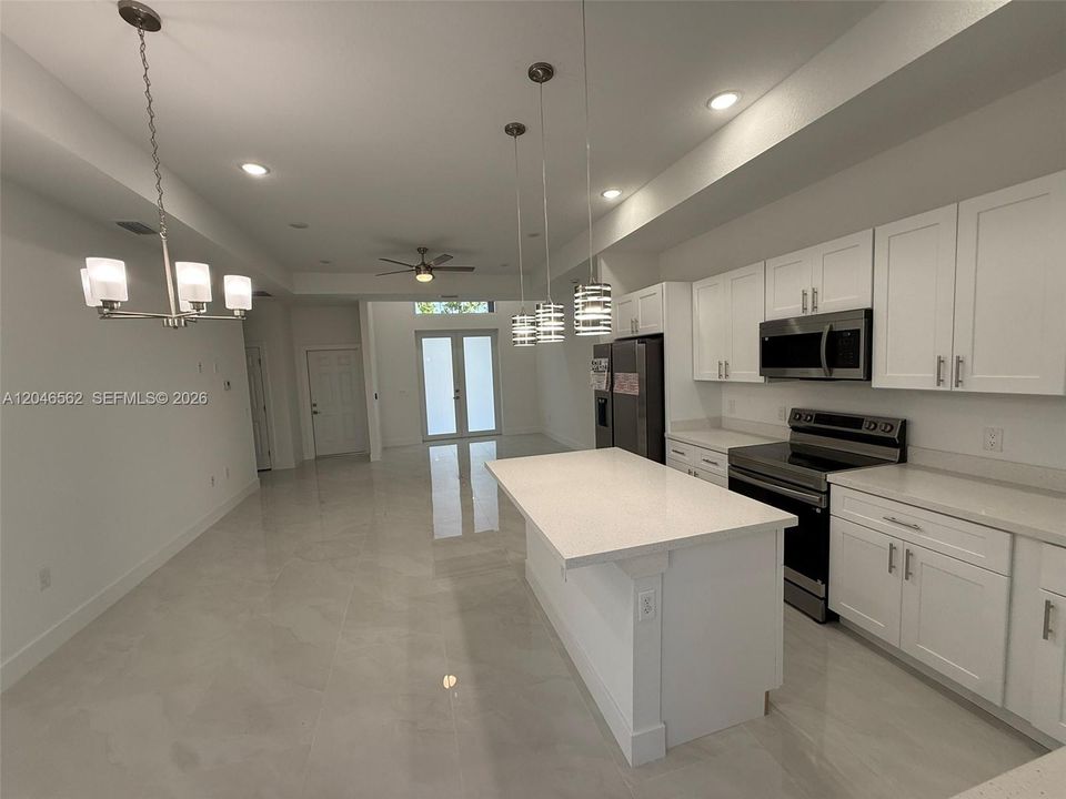 На продажу: $279,900 (3 спален, 2 ванн, 0 Квадратных фут)