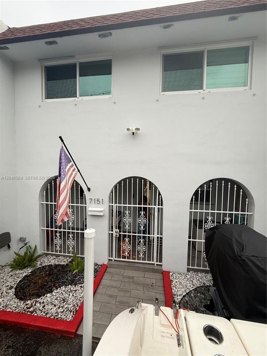 For Rent: $3,300 (3 beds, 2 baths, 1606 Square Feet)