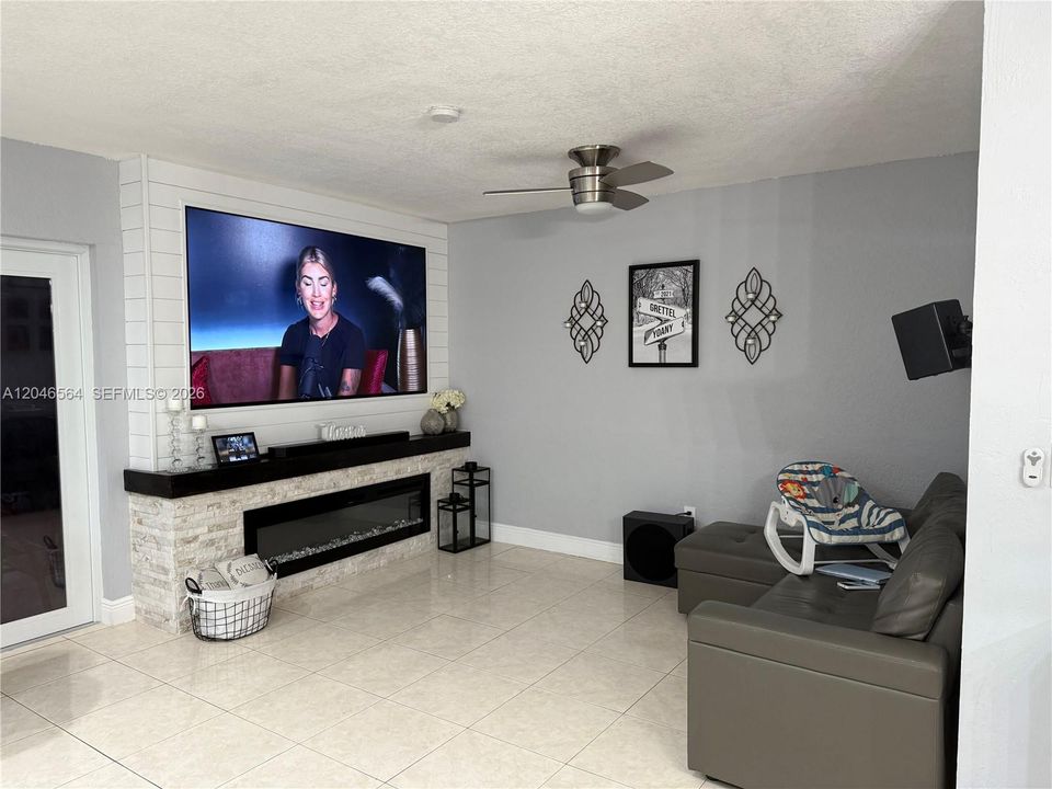 For Rent: $3,300 (3 beds, 2 baths, 1606 Square Feet)