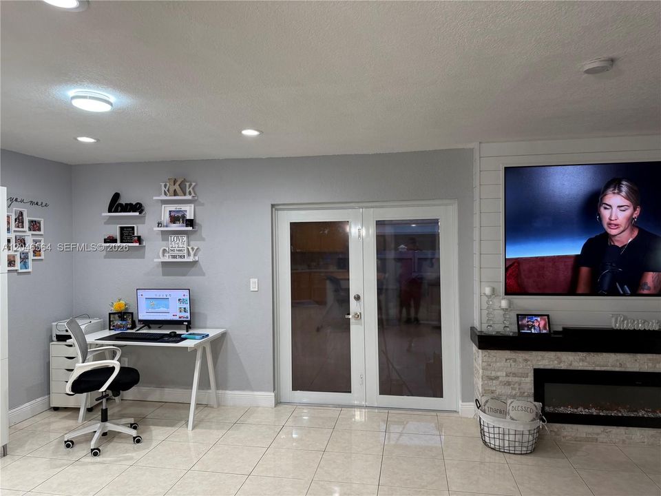 For Rent: $3,300 (3 beds, 2 baths, 1606 Square Feet)