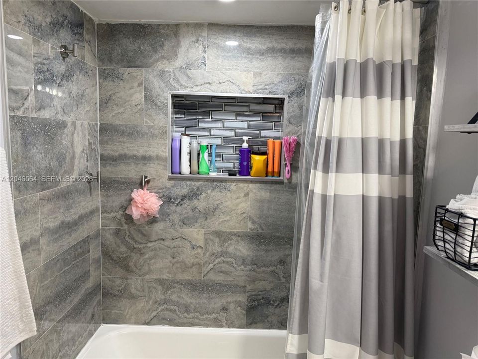 For Rent: $3,300 (3 beds, 2 baths, 1606 Square Feet)
