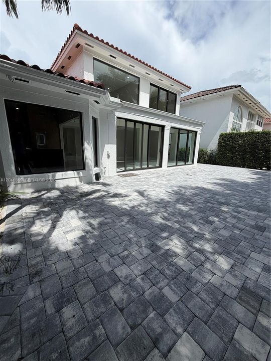 For Sale: $2,130,000 (3 beds, 3 baths, 2456 Square Feet)