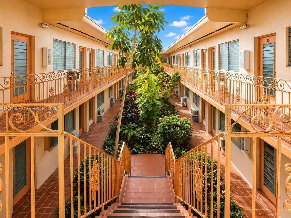 На продажу: $185,000 (0 спален, 1 ванн, 380 Квадратных фут)