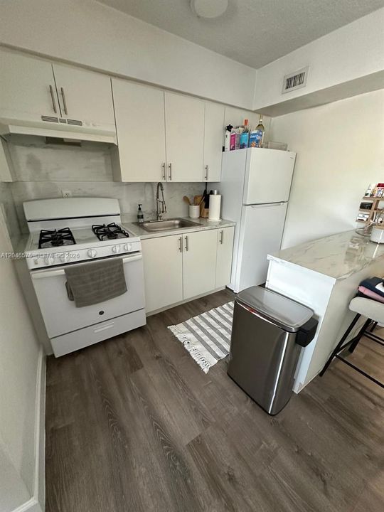 В аренду: $2,950 (2 спален, 2 ванн, 15906 Квадратных фут)