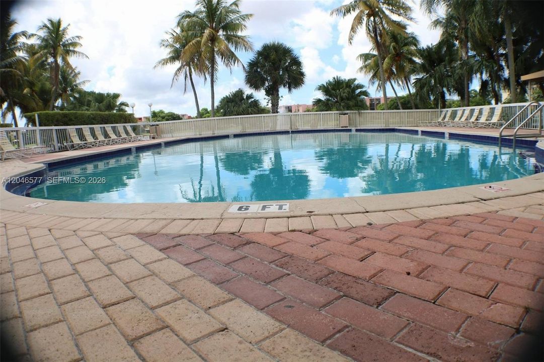 For Rent: $1,850 (1 beds, 1 baths, 1125 Square Feet)