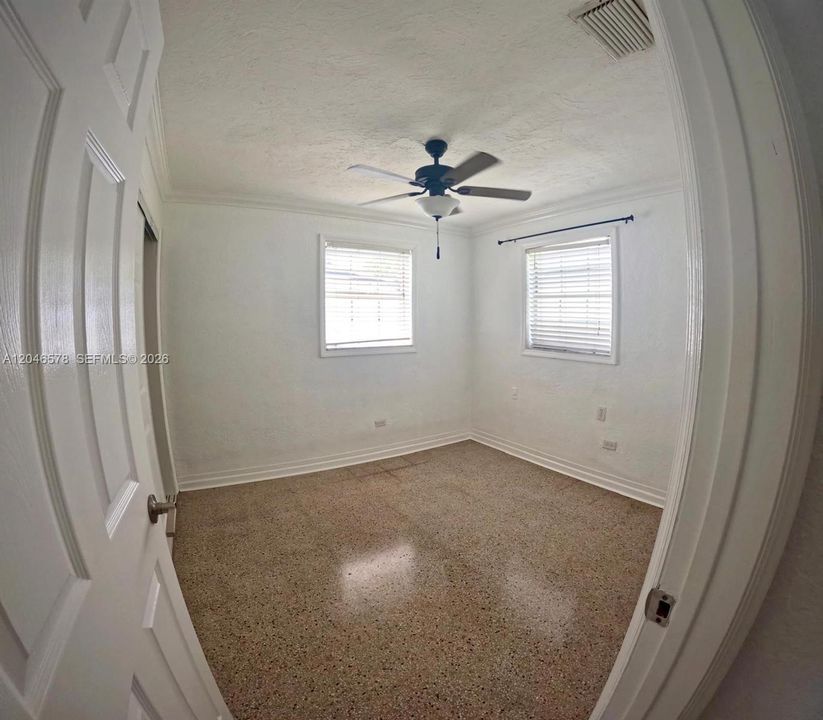 For Rent: $2,700 (3 beds, 2 baths, 850 Square Feet)