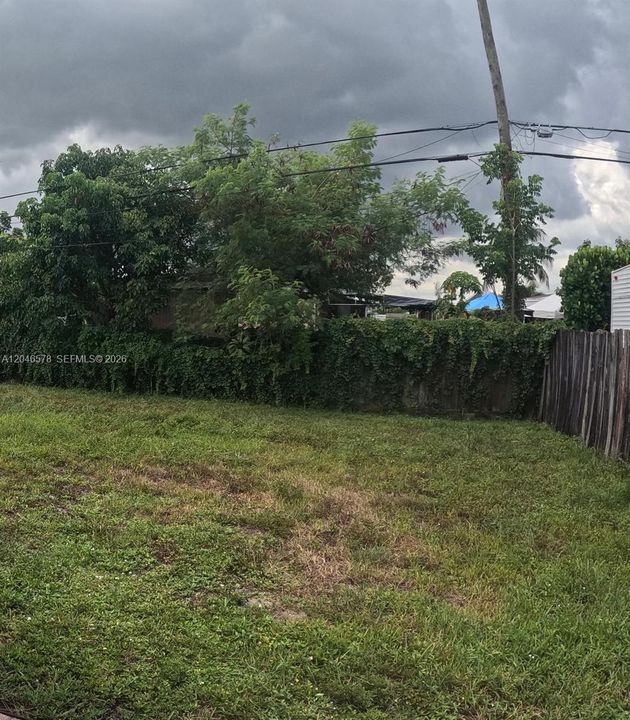 For Rent: $2,700 (3 beds, 2 baths, 850 Square Feet)