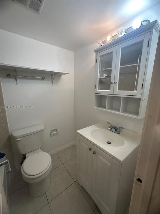 For Rent: $2,450 (2 beds, 2 baths, 1336 Square Feet)