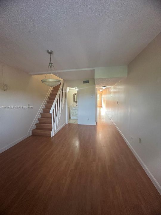 For Rent: $2,450 (2 beds, 2 baths, 1336 Square Feet)